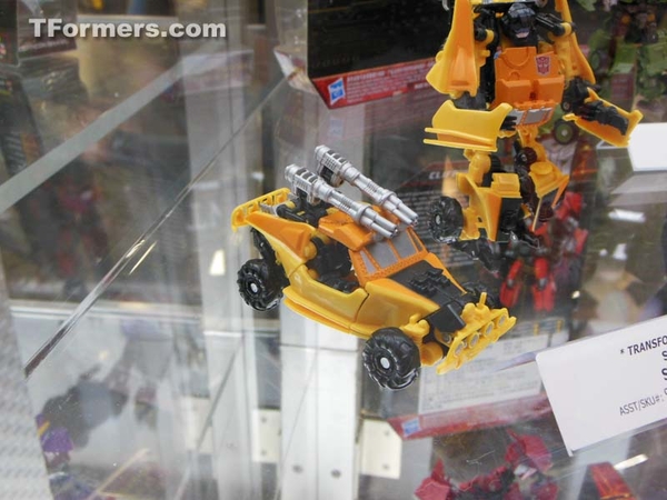 Sdcc 2012 Toys R Us Transformers Generations Asia Exclusive Sandstorm 1  (90 of 141)